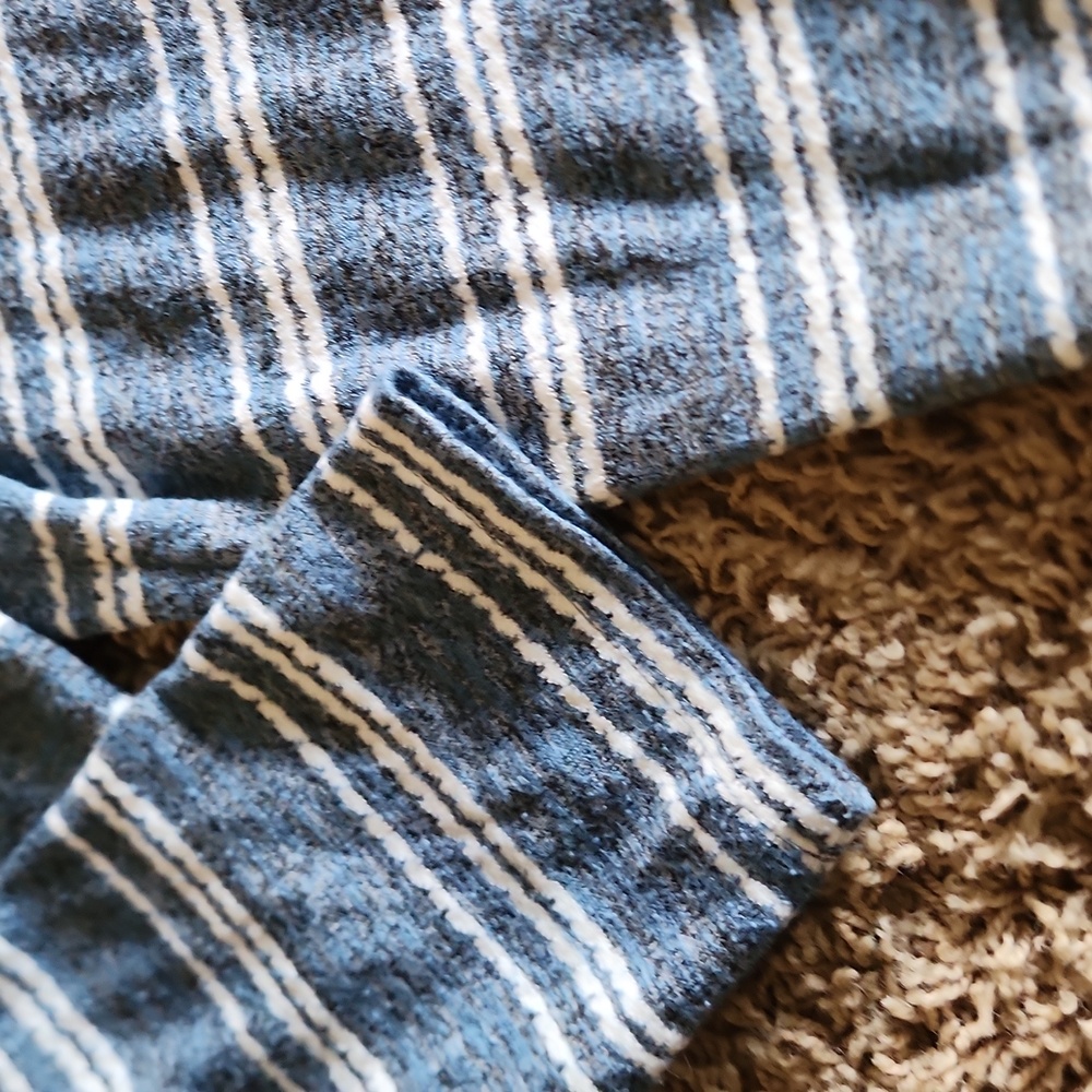 Chico's womans size 1 blue and white stripe casual shirt - Picture 4 of 7